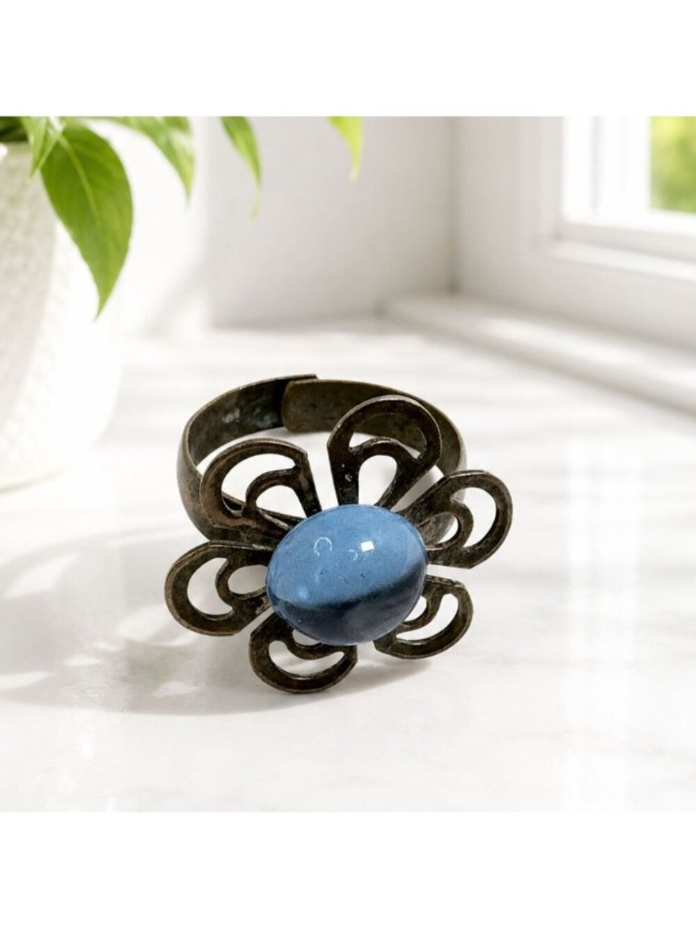 Vintage Adjustable‎ Metal Ring With Blue Stone Flower Design
